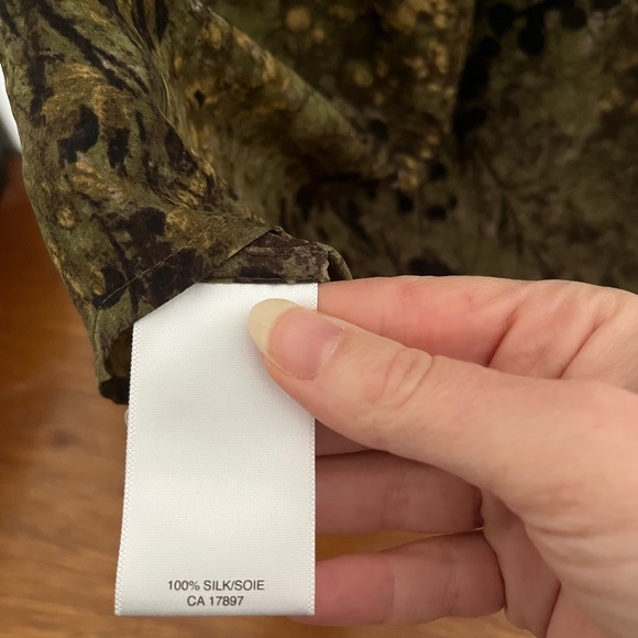 Banana Republic Silk Blouse - Picture 5 of 5